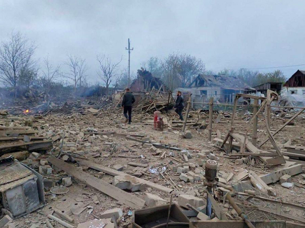 Ukraine hứng 18 tên lửa lúc rạng sáng