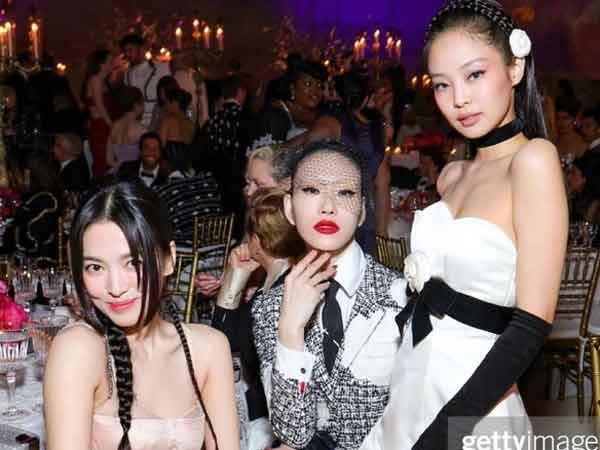 Khung hình 'mạnh ai nấy đẹp' của 3 mỹ nhân Hàn quyền lực qua 'ống kính hủy diệt': Liệu U45 Song Hye Kyo có thất thế trước đàn em Jennie kém 15 tuổi?