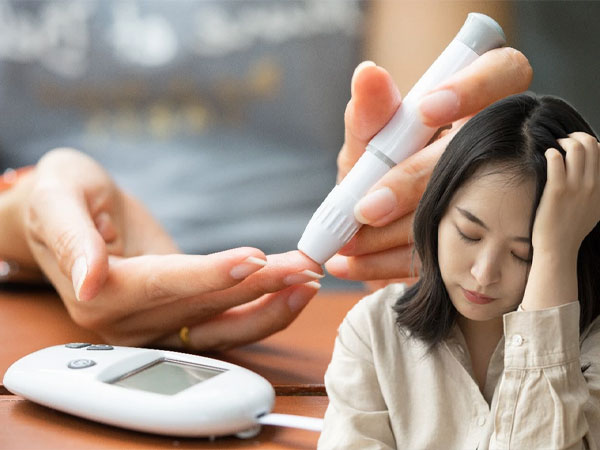 Trước khi mắc tiểu đường, phụ nữ thường gặp 3 dấu hiệu đặc trưng hơn phái nam