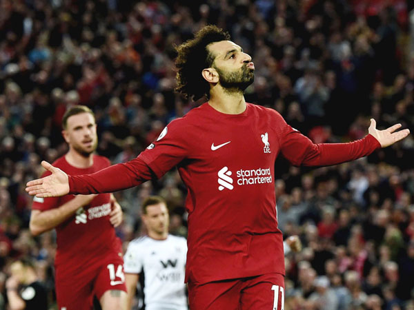 Salah lập đại công, Liverpool phả hơi nóng vào gáy MU