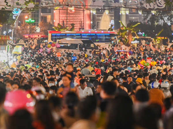 Lượng khách kì nghỉ 30/4: Nơi lập kỷ lục 'chưa từng có', nơi sụt giảm bất ngờ