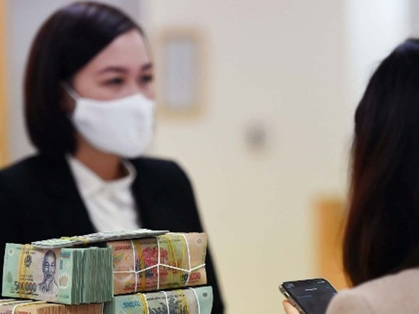Ngân hàng đồng loạt giảm tiếp lãi suất tiết kiệm sau nghỉ lễ