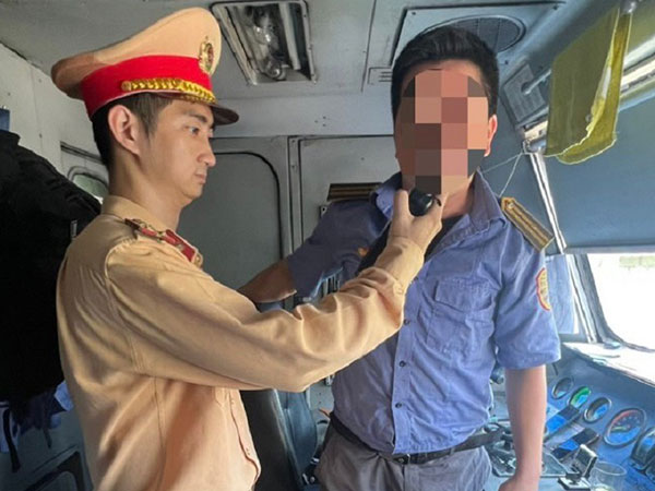 Vụ tàu SE1 trật bánh: Kiểm tra nồng độ cồn lái chính và phụ tàu