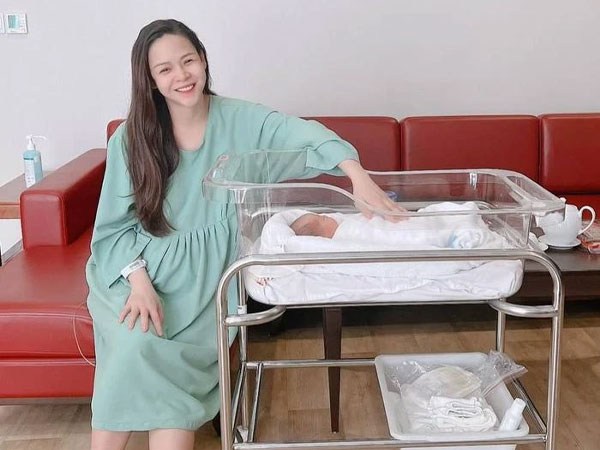 Nữ diễn viên Vbiz hạ sinh thành công nhóc tỳ thứ hai, dàn sao gửi lời chúc mừng