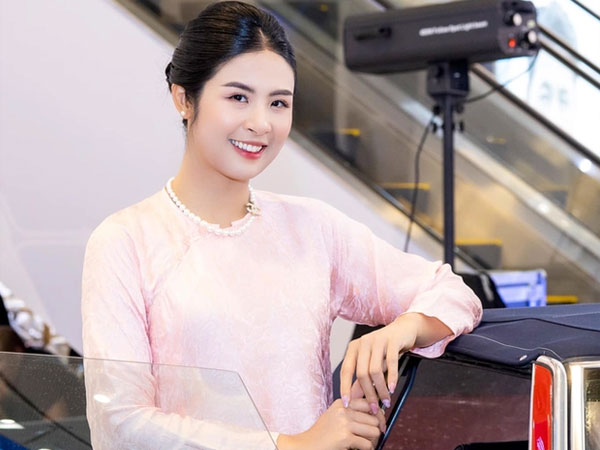 Hoa hậu Ngọc Hân liên tục lộ dấu hiệu bầu bí sau 5 tháng kết hôn