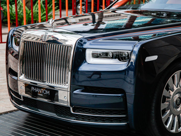 Bắt gặp Rolls-Royce Phantom VIII giá trên 50 tỷ đồng của đại gia Sài thành