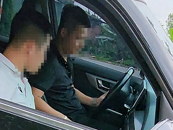 Màn ngã giá của 'cò' quanh trung tâm đăng kiểm ở Vĩnh Phúc