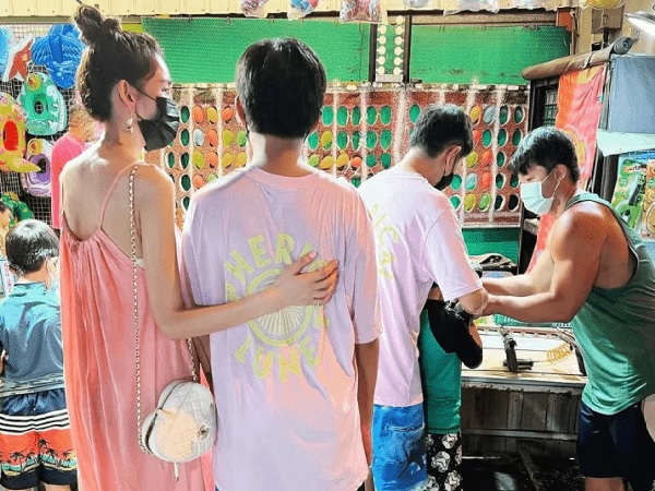 Con trai 12 tuổi khoe 'giỏi chuyện giường chiếu', tôi hoảng hồn khi nghe kể nguyên nhân từ bố