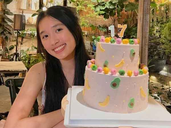 Đỗ trường top 3 thế giới, Youtuber Jenny Huỳnh lộ thu nhập 'khủng'