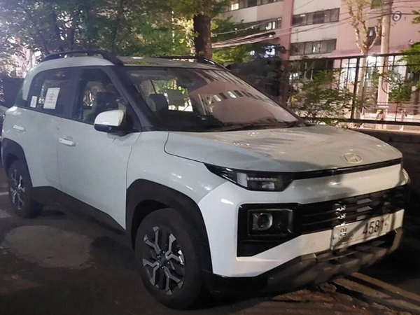 'Tiểu SantaFe' Hyundai Exter giá rẻ lăn bánh trước ngày ra mắt