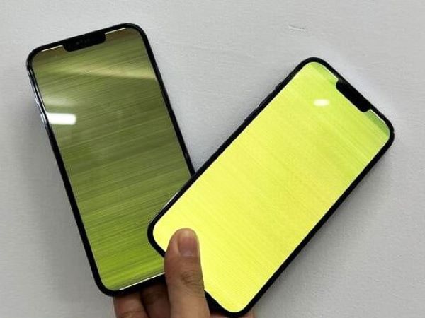 Sửa iPhone màn hình xanh bằng câu dây đồng, hại nhiều hơn lợi