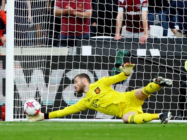 De Gea hoá tội đồ, Man United nguy cơ văng khỏi Top 4