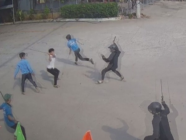 Côn đồ truy sát nhân viên trạm dừng chân ở Long Thành, chém một người gần đứt lìa cánh tay