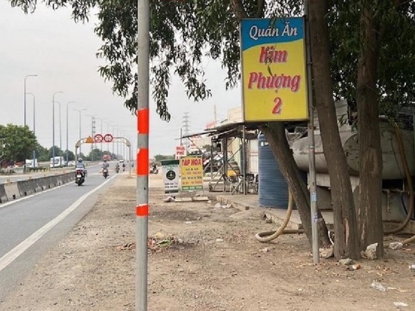 Hỗn chiến vì tiền 'bo' cho nữ tiếp viên, một người bị chém tử vong