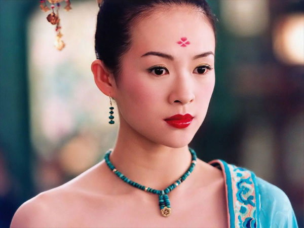 Xinh đẹp, tài năng và nổi tiếng, vì sao Chương Tử Di chấp nhận từ bỏ trai trẻ để kết hôn với người đàn ông có con riêng?