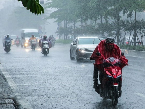 Dự báo thời tiết ngày 9/5: Nhiều vùng trên cả nước tiếp tục đón mưa lớn, thời tiết Hà Nội dịu mát, nền nhiệt nhích nhẹ 2-3 độ
