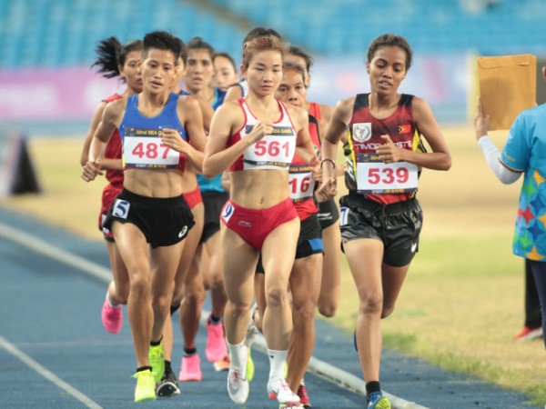 Nguyễn Thị Oanh chưa chạy 'đã muốn khóc', chuyên gia khuyên bỏ 1 chung kết SEA Games