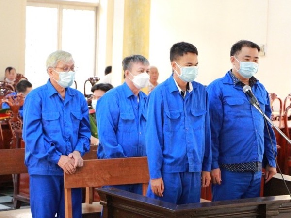 Tuyên án vụ 'chi 20 tỉ đồng điều chuyển ông Đinh Văn Nơi'