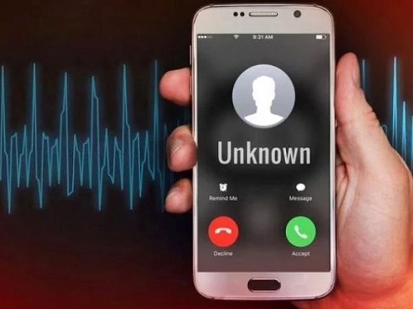 Muốn biết số điện thoại lạ vừa gọi tới là ai hãy làm theo cách này: Biết ngay giao hàng, tiếp thị hay lừa đảo?