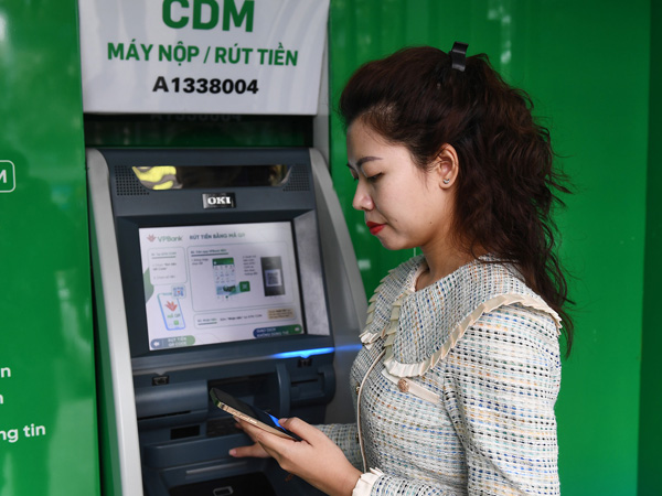 Lương chưa tăng, giá điện nước đã tăng