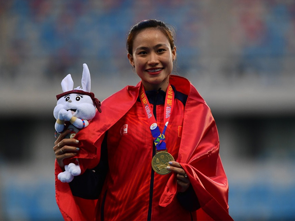 SEA Games 32 ngày 10/5: 'Cơn mưa vàng' đưa Việt Nam lên ngôi đầu