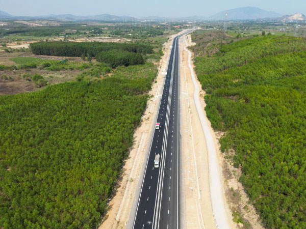 Đề xuất cho thí điểm thu phí 9 tuyến cao tốc do Nhà nước đầu tư