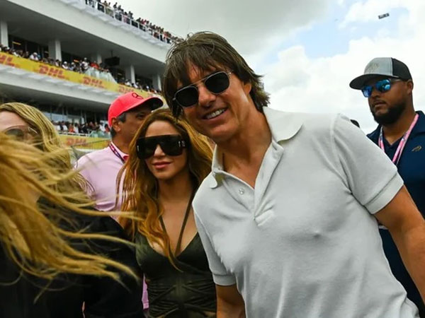 Tom Cruise đang theo đuổi Shakira