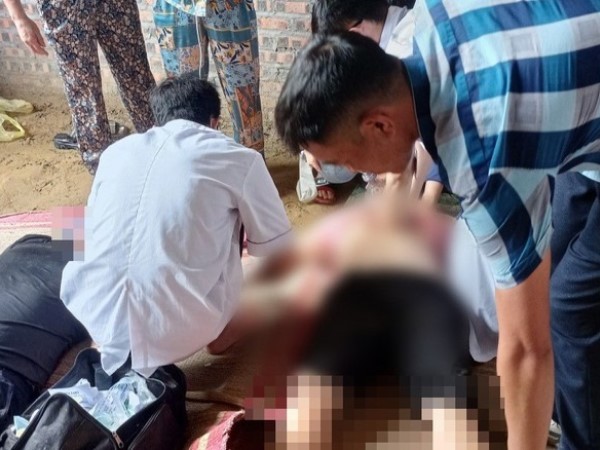Máy đầm bị rò điện, hai mẹ con bị điện giật tử vong thương tâm