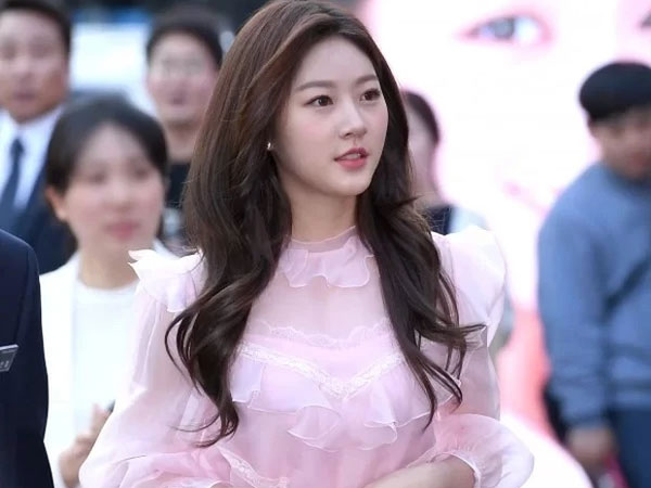 Đánh mất cả nghiệp diễn vì bê bối, Kim Sae Ron cuối cùng cũng hé lộ công việc mới hiện tại gây bất ngờ