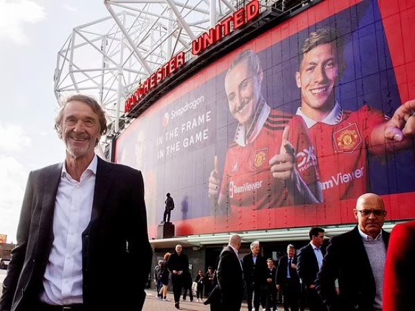 Manchester Utd trở lại với người Anh sau 18 năm