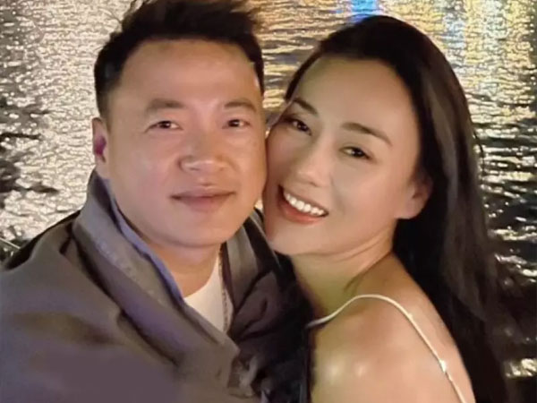 Xôn xao loạt ảnh tình tứ lần đầu được công bố của Phương Oanh - Shark Bình sau khi nam doanh nhân hoàn tất thủ tục ly hôn vợ cũ