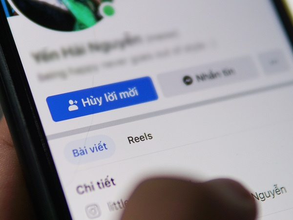 Facebook gặp lỗi tự động kết bạn khi xem 'tường' người lạ