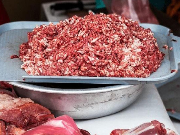 Những thói quen sai lầm của các bà nội trợ khi mua thịt: Tưởng không sao mà rước bệnh đầy người