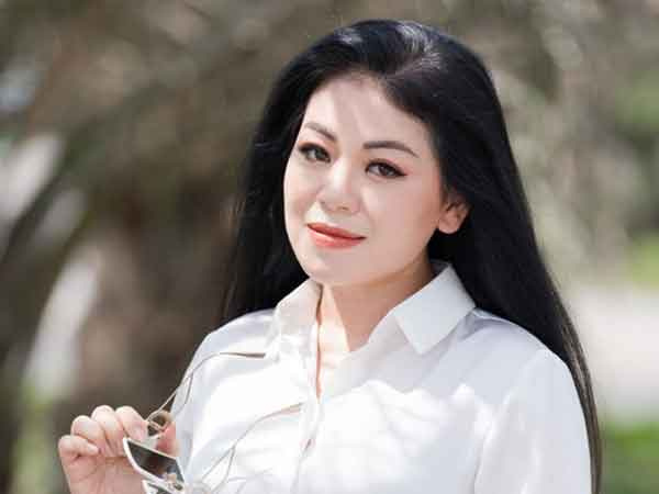 'Lùm xùm' Anh Thơ và các 'anh hùng bàn phím' sau cú sốc thần tượng