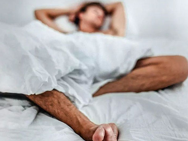 Người đàn ông bị điện giật chết khi 'tự sướng' trong tư thế quái lạ, những sự thật phát hiện sau đó còn choáng váng hơn