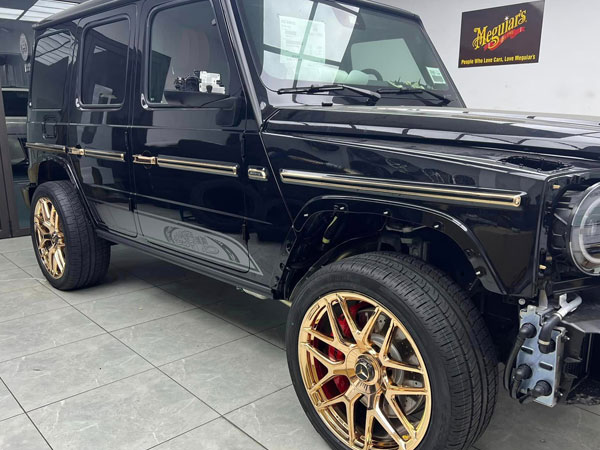 Đại gia Hà Nội chi 700 triệu dát vàng Mercedes G63 mới mua
