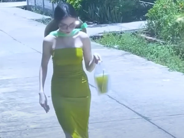 Mua ly nước mía 10k, nam khách hàng hào phóng trả hẳn 520k khi thấy cô chủ quán