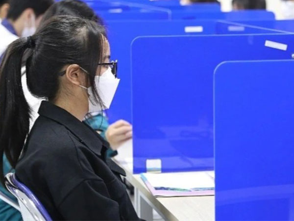 Đại học Quốc gia Hà Nội đình chỉ, hủy kết quả thí sinh vì chép đề mang về
