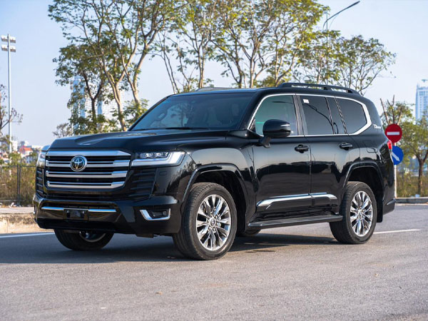 Toyota Land Cruiser 2021 lăn bánh 3,5 vạn km vẫn có giá gần 5 tỷ đồng