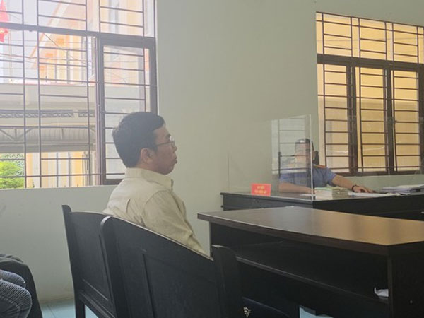 Tuyên án bác sĩ chở thi thể cô gái nâng ngực tử vong đến trại hòm