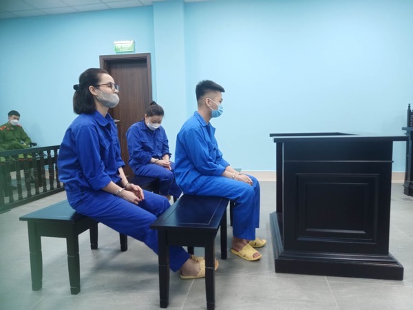 Xét xử phúc thẩm cựu đại úy Lê Thị Hiền, người từng 'đại náo sân bay'