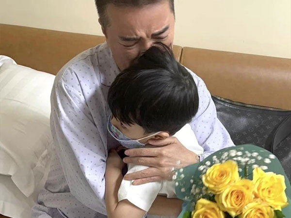 Đàm Vĩnh Hưng tiết lộ tình trạng sức khỏe, hành động của con trai khiến dân mạng cay khóe mắt