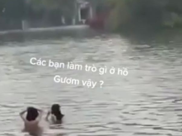 Sự thật về thông tin 2 thiếu nữ 'tắm tiên' ở Hồ Gươm đang xôn xao trên MXH