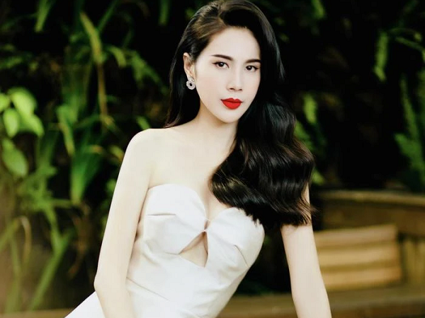 Đăng clip hát ca khúc mới, Thủy Tiên xóa vội vì quá ít người xem?