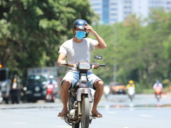 Miền Bắc, miền Trung nắng nóng gay gắt, có nơi trên 40 độ