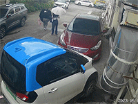 'Thót tim' với bình thái dương năng rơi suýt trúng đầu 3 người đi đường