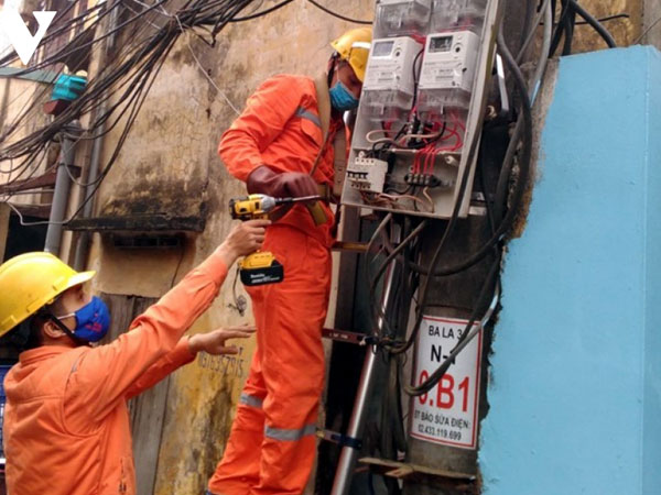 Chớm cao điểm nắng nóng, nhiều hộ dân ở Hà Nội đã bị mất điện