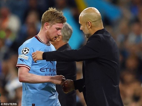 Pep quá khắt khe khiến De Bruyne ‘bật lại’