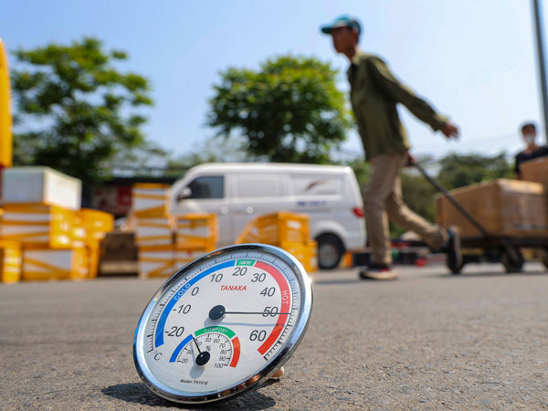 Thời tiết Hà Nội 18/5: Nắng gắt không một gợn mây, nóng nhất 40 độ