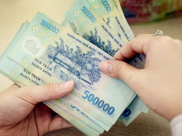 Thu nhập ngân hàng, bảo hiểm triệu người 'chỉ biết ước': Trong chán ngoài thèm?